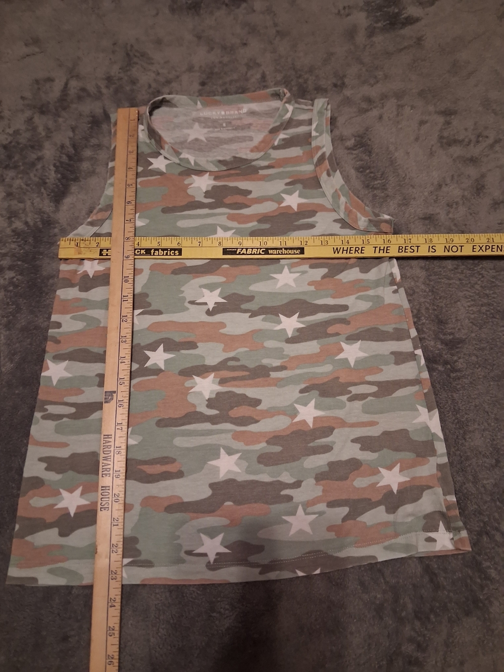 Lucky Brand Ladies Camo Star Tank - Green, Brown, White Size Small - Picture 3 of 5